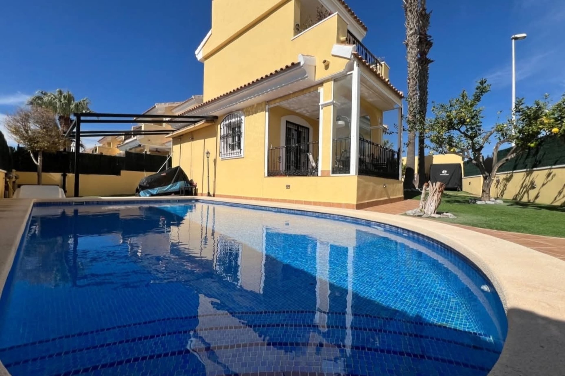 Resale - Villa - Orihuela Costa - Los Dolses