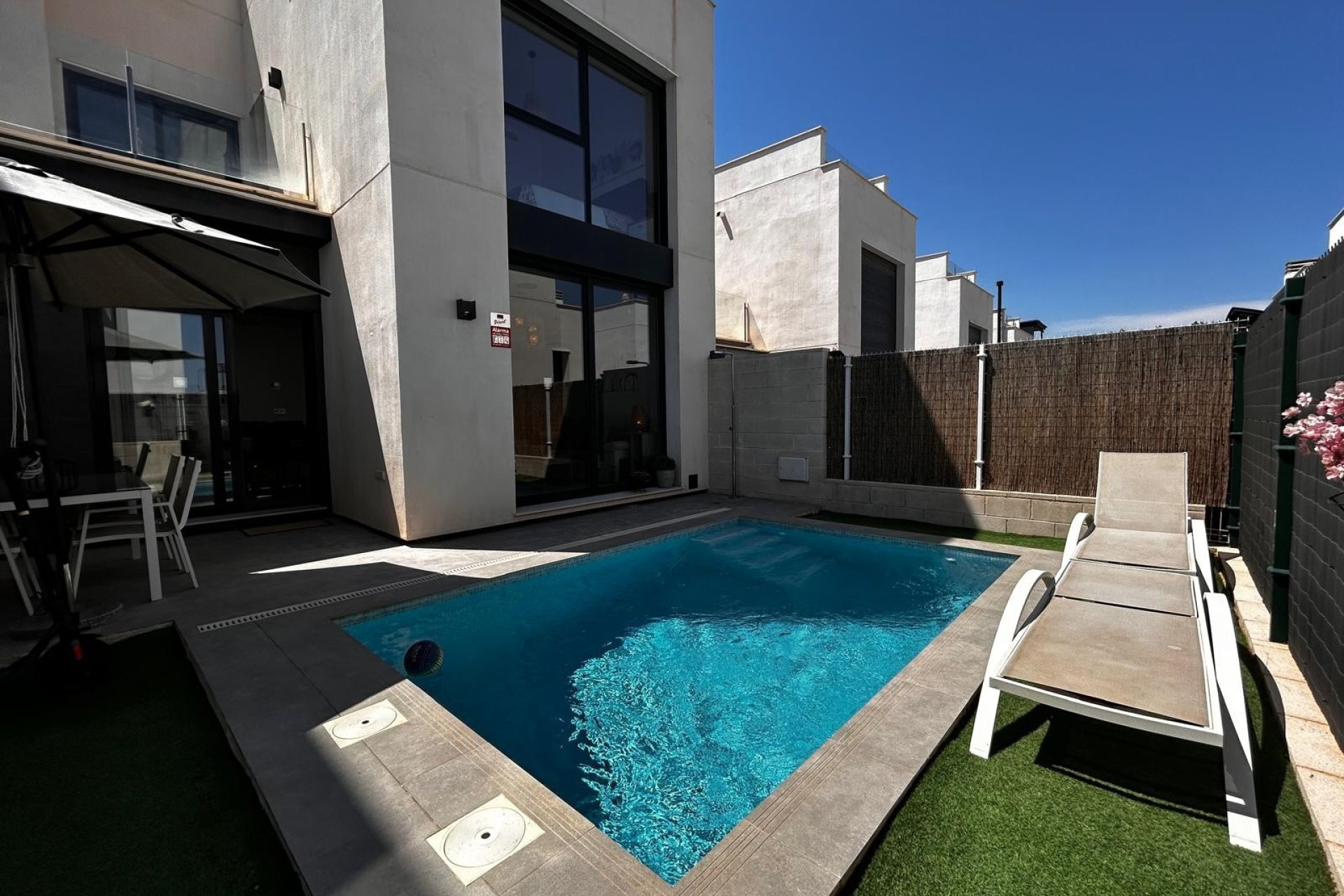 Resale - Villa - Orihuela Costa - PAU 26