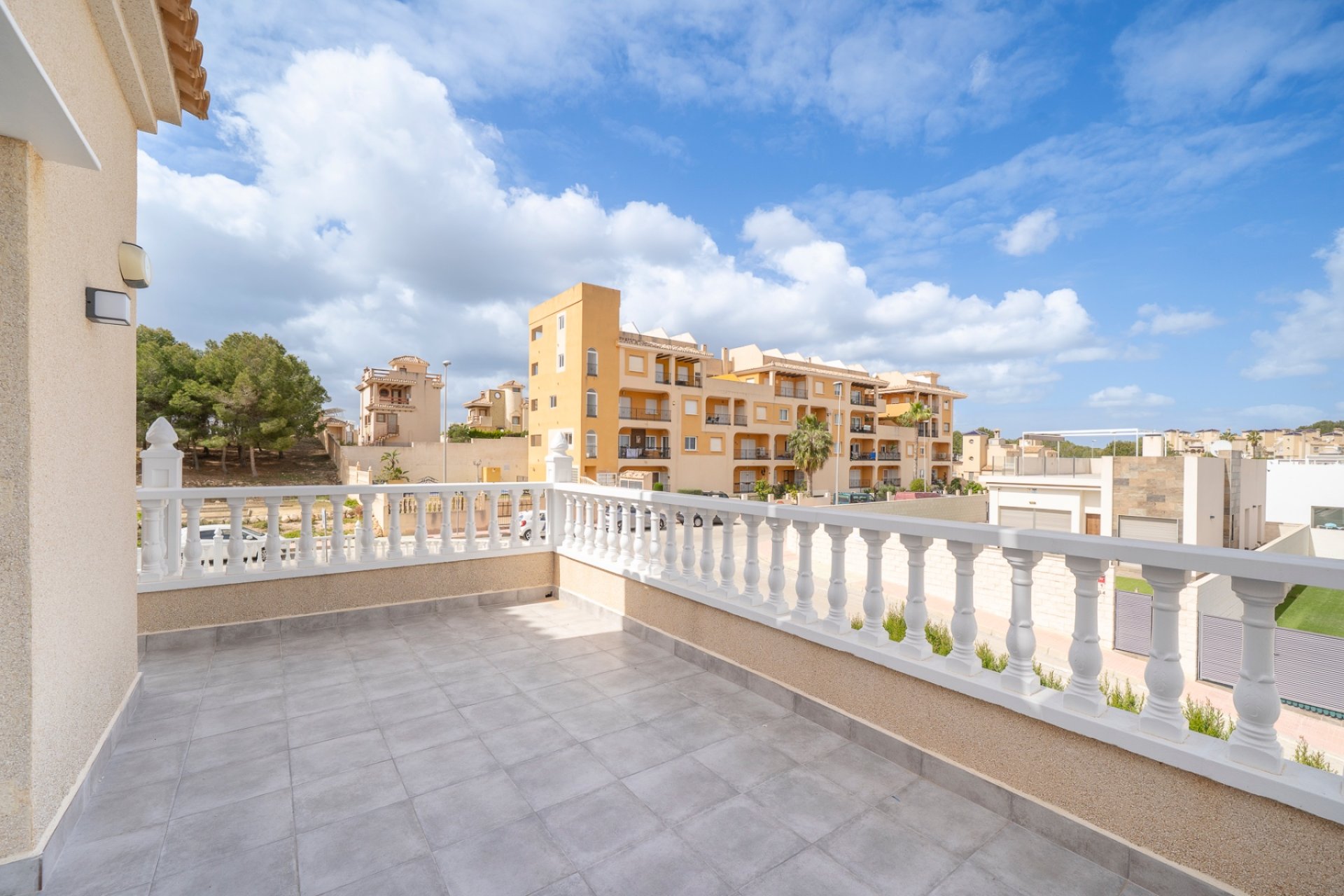 Resale - Villa - Orihuela Costa - PAU 26