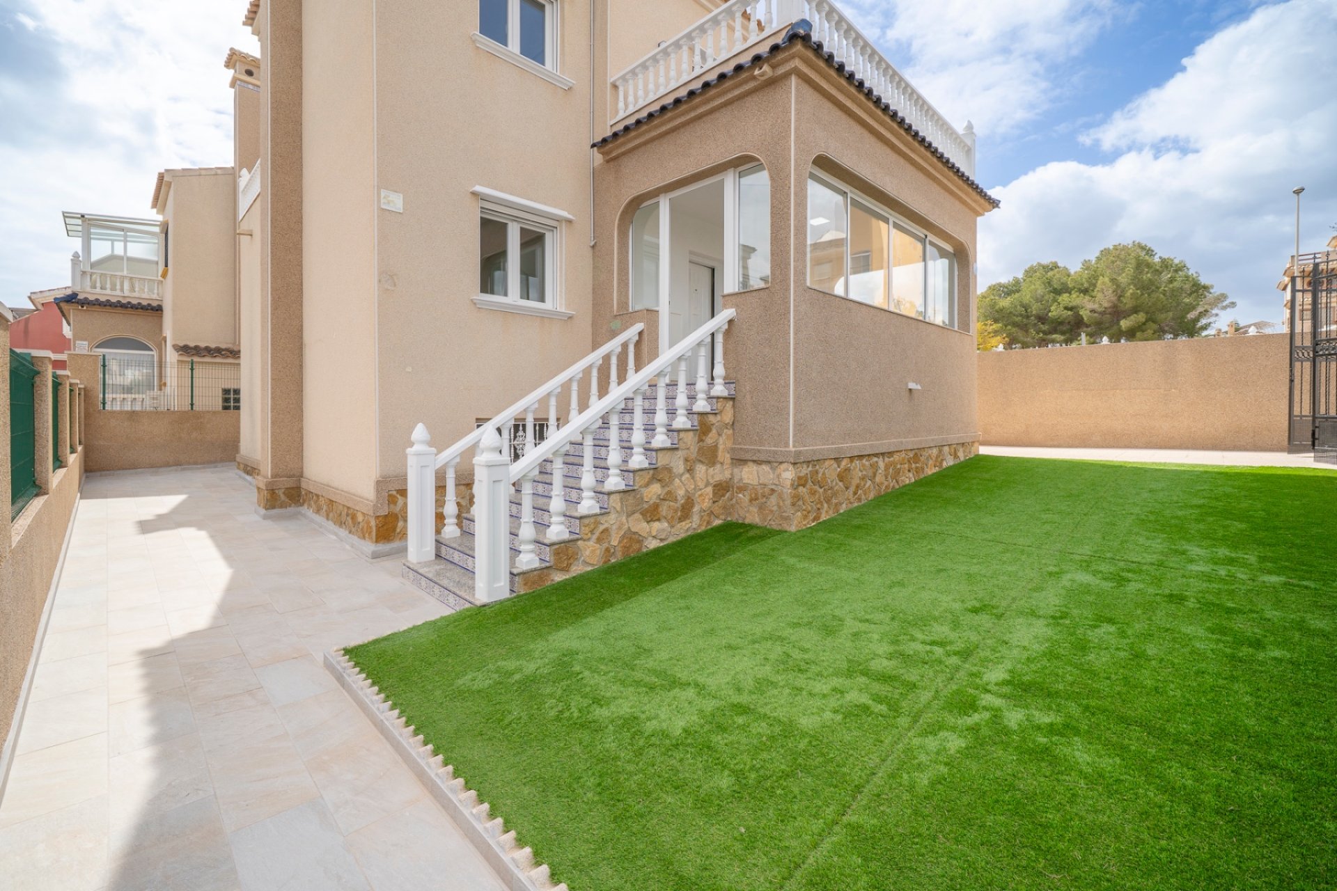 Resale - Villa - Orihuela Costa - PAU 26