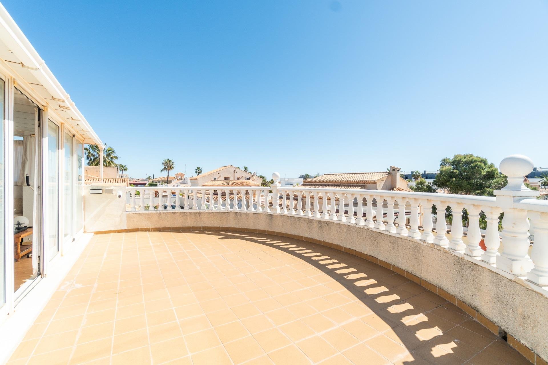 Resale - Villa - Orihuela Costa - Playa Flamenca