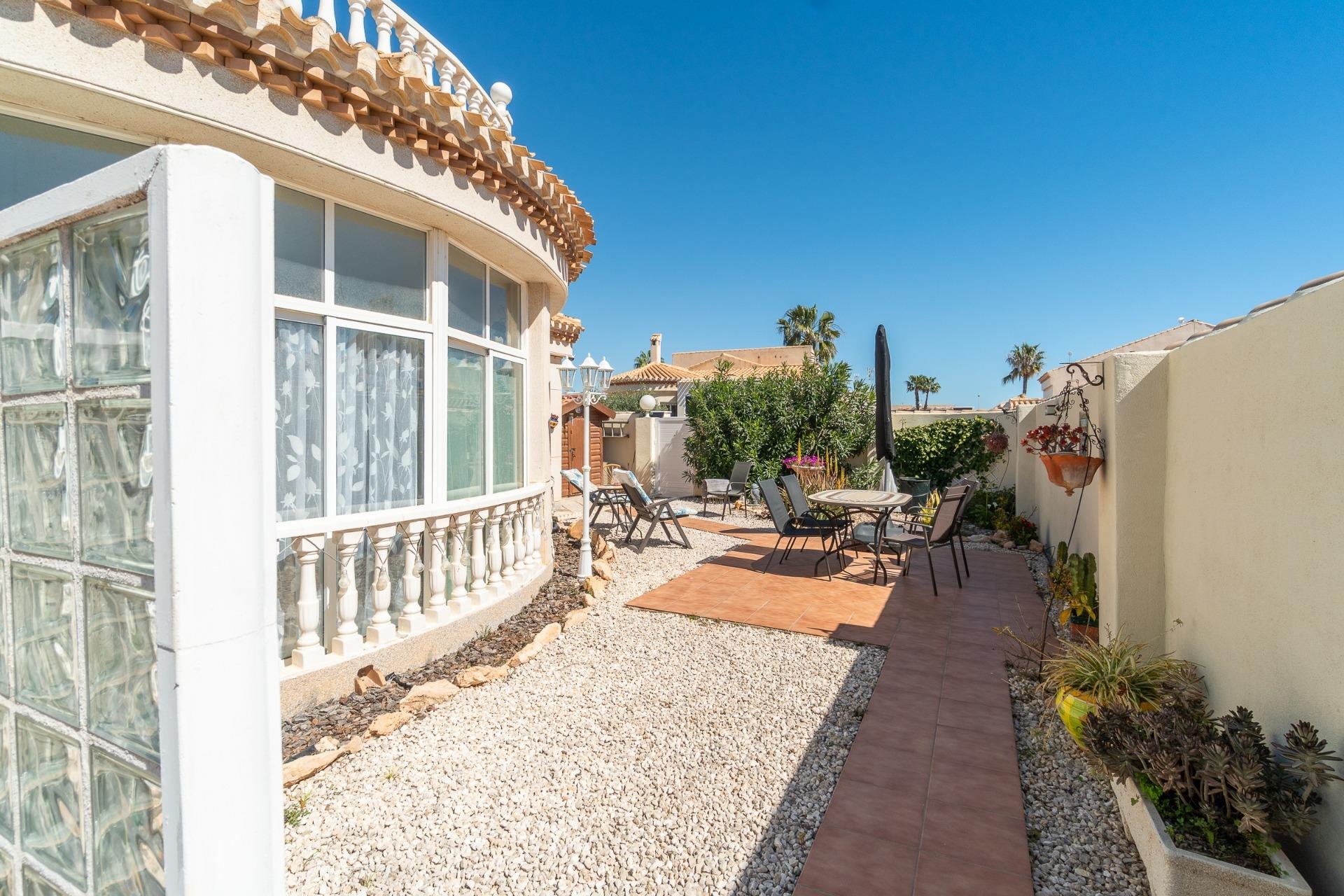 Resale - Villa - Orihuela Costa - Playa Flamenca