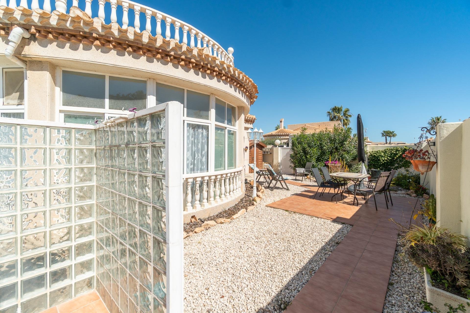 Resale - Villa - Orihuela Costa - Playa Flamenca