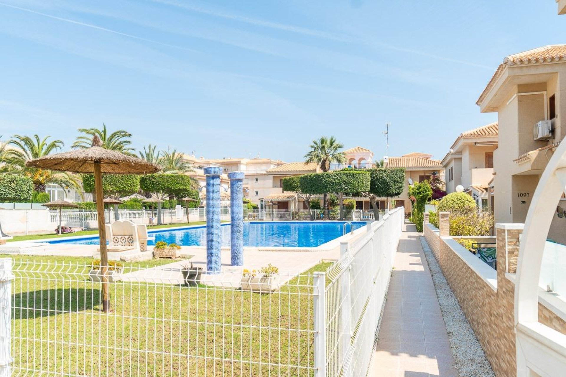 Resale - Villa - Orihuela Costa - Playa Flamenca