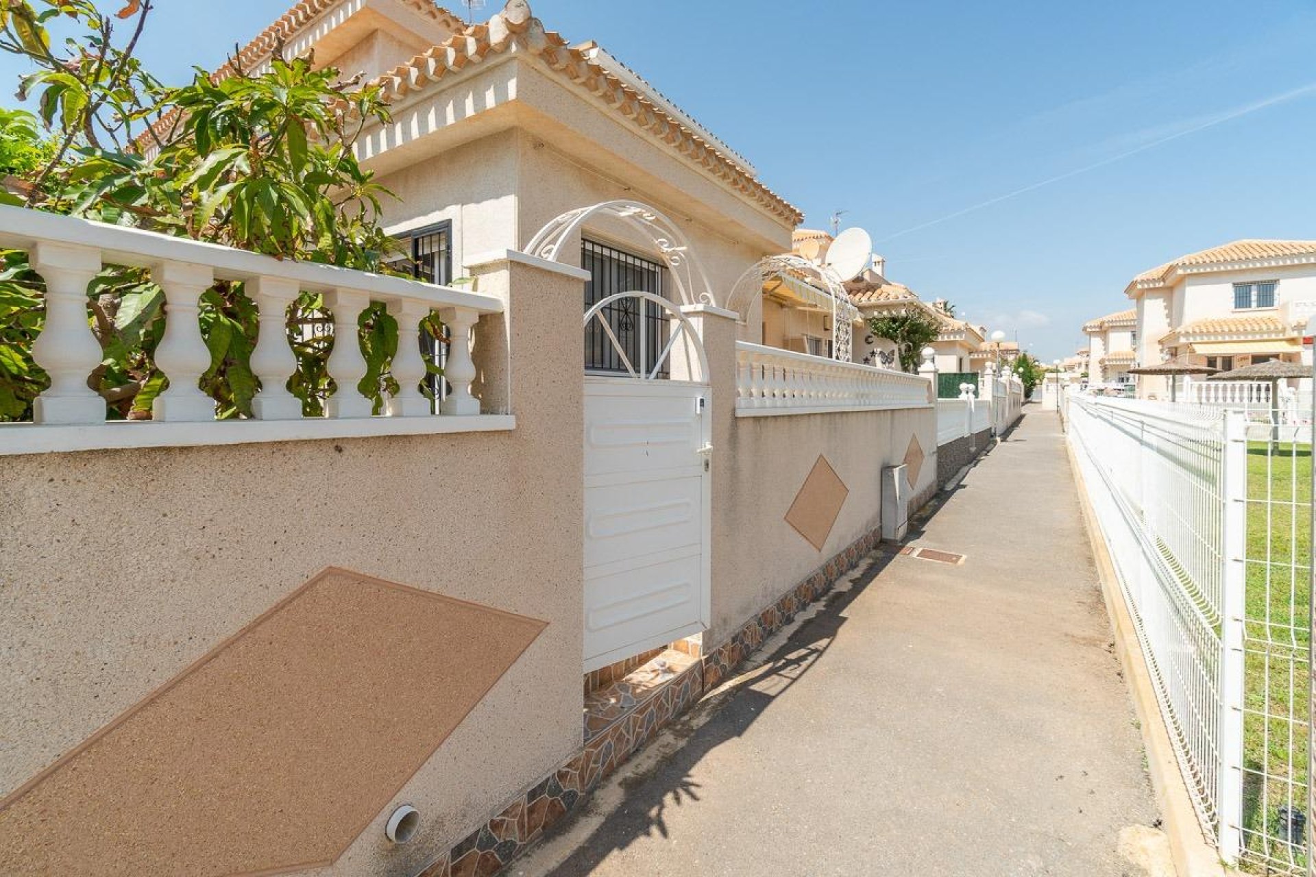 Resale - Villa - Orihuela Costa - Playa Flamenca