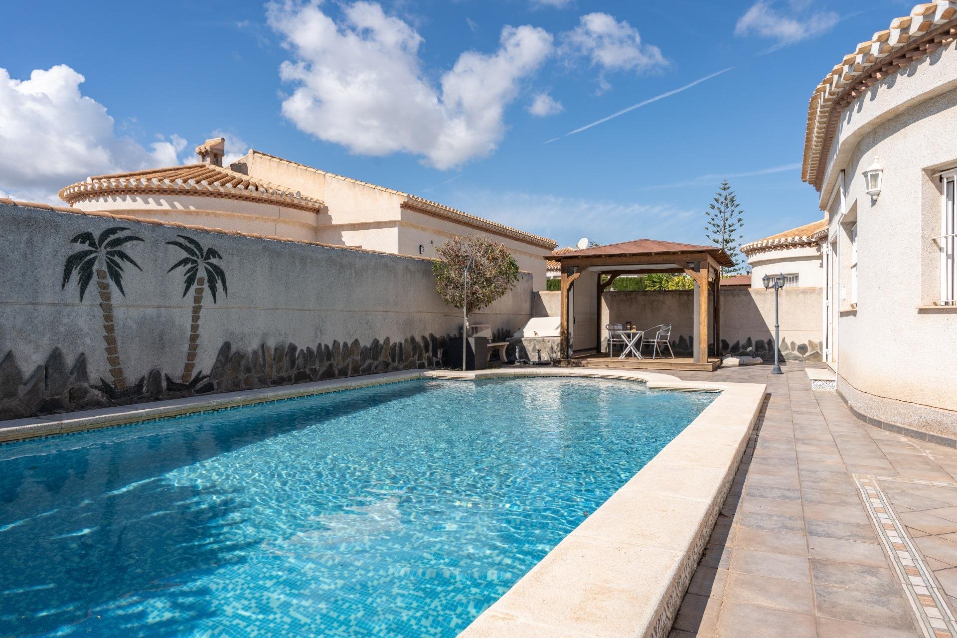 Resale - Villa - Orihuela Costa - Playa Flamenca