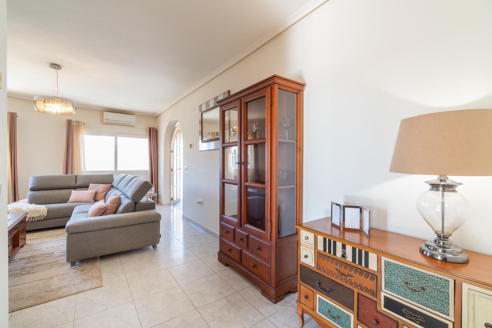 Resale - Villa - Orihuela Costa - Playa Flamenca