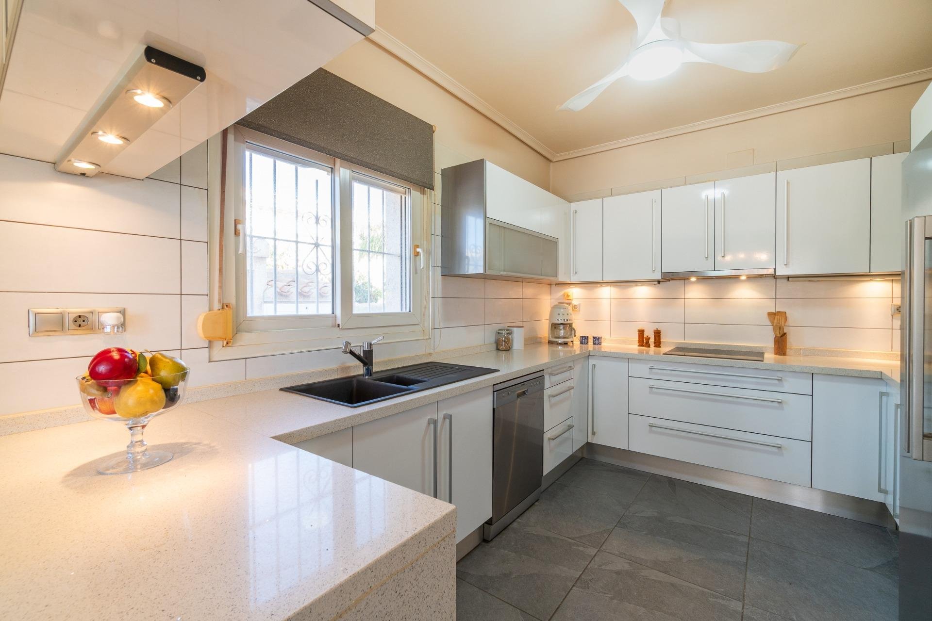 Resale - Villa - Orihuela Costa - Playa Flamenca