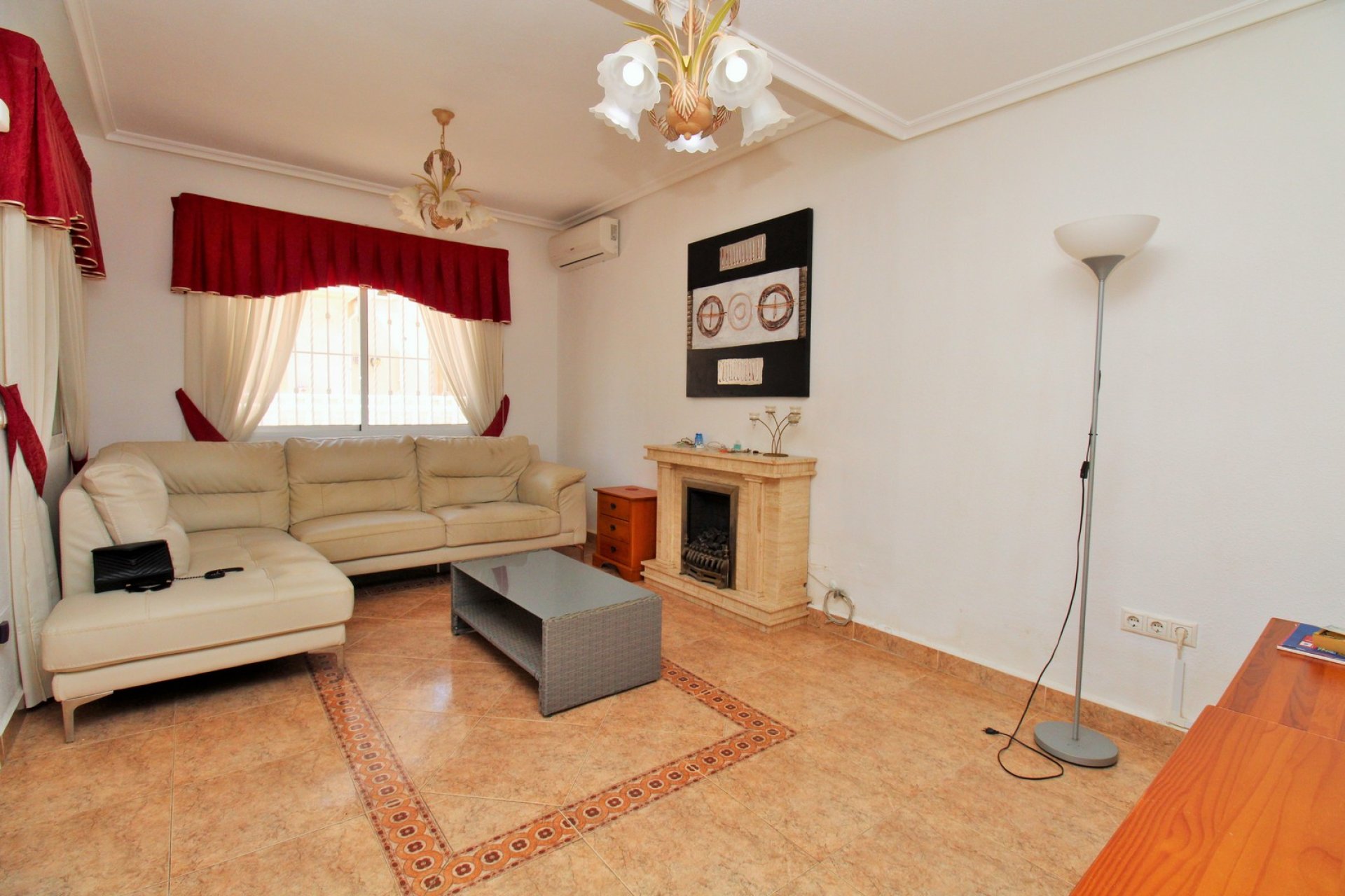 Resale - Villa - Orihuela Costa - Playa Flamenca