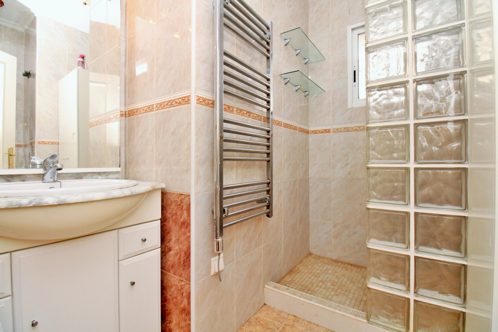 Resale - Villa - Orihuela Costa - Playa Flamenca