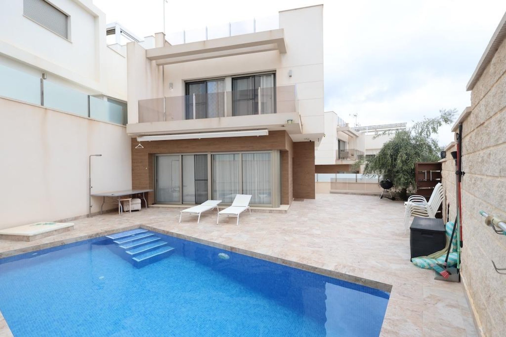 Resale - Villa - Orihuela Costa - Villamartín-Las Filipinas