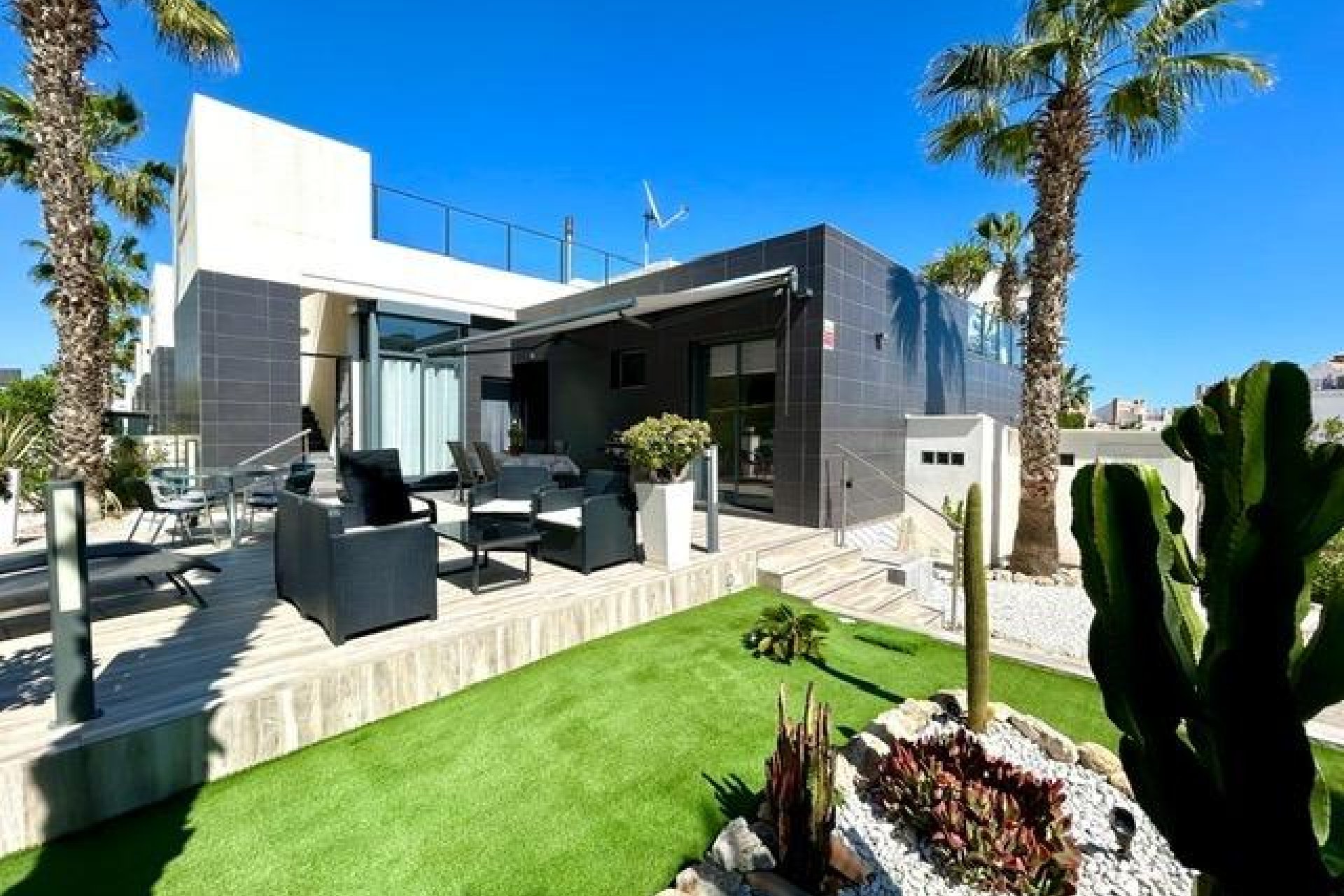 Resale - Villa - Orihuela Costa - Villamartín-Las Filipinas
