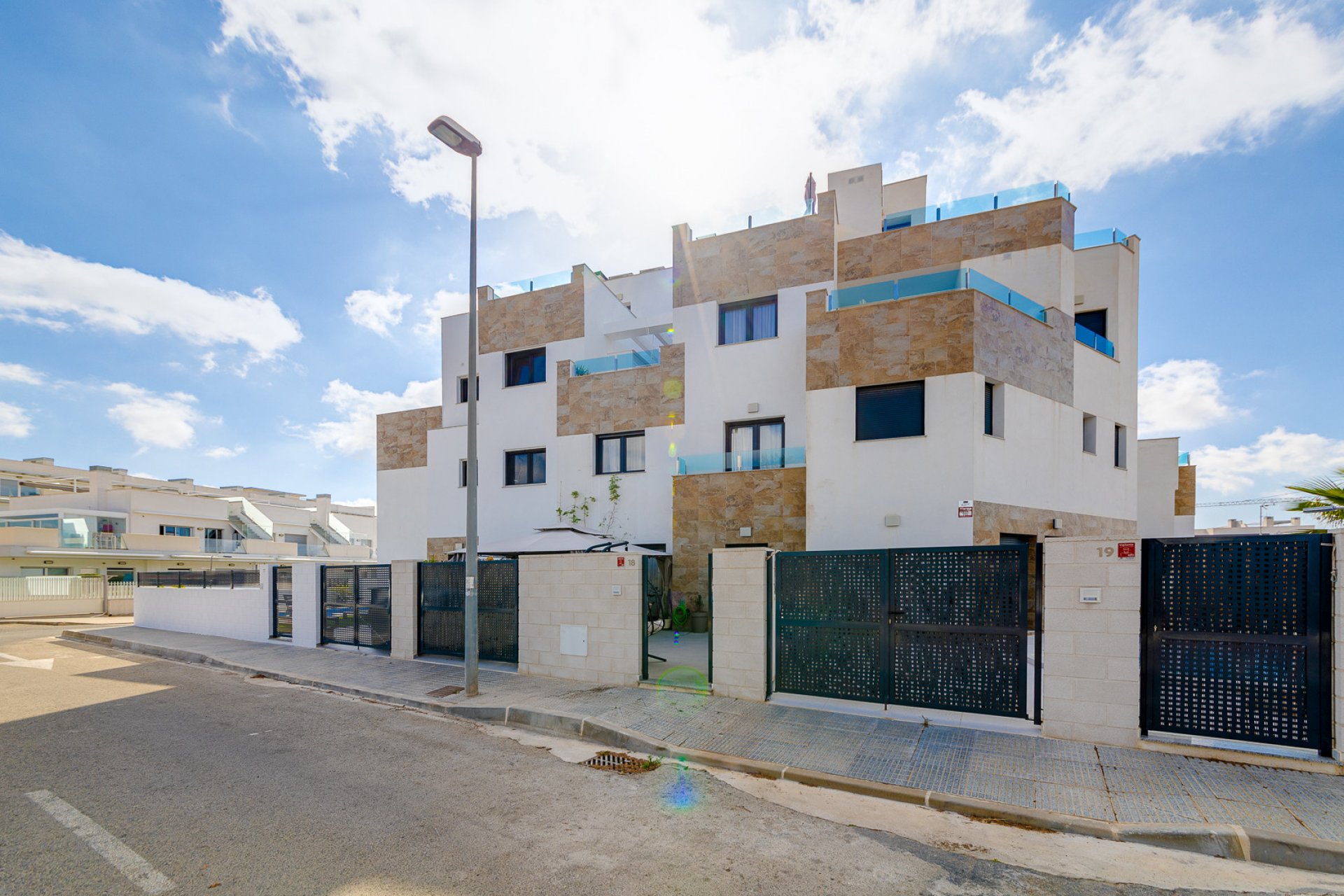 Resale - Villa - Orihuela Costa - Villamartin