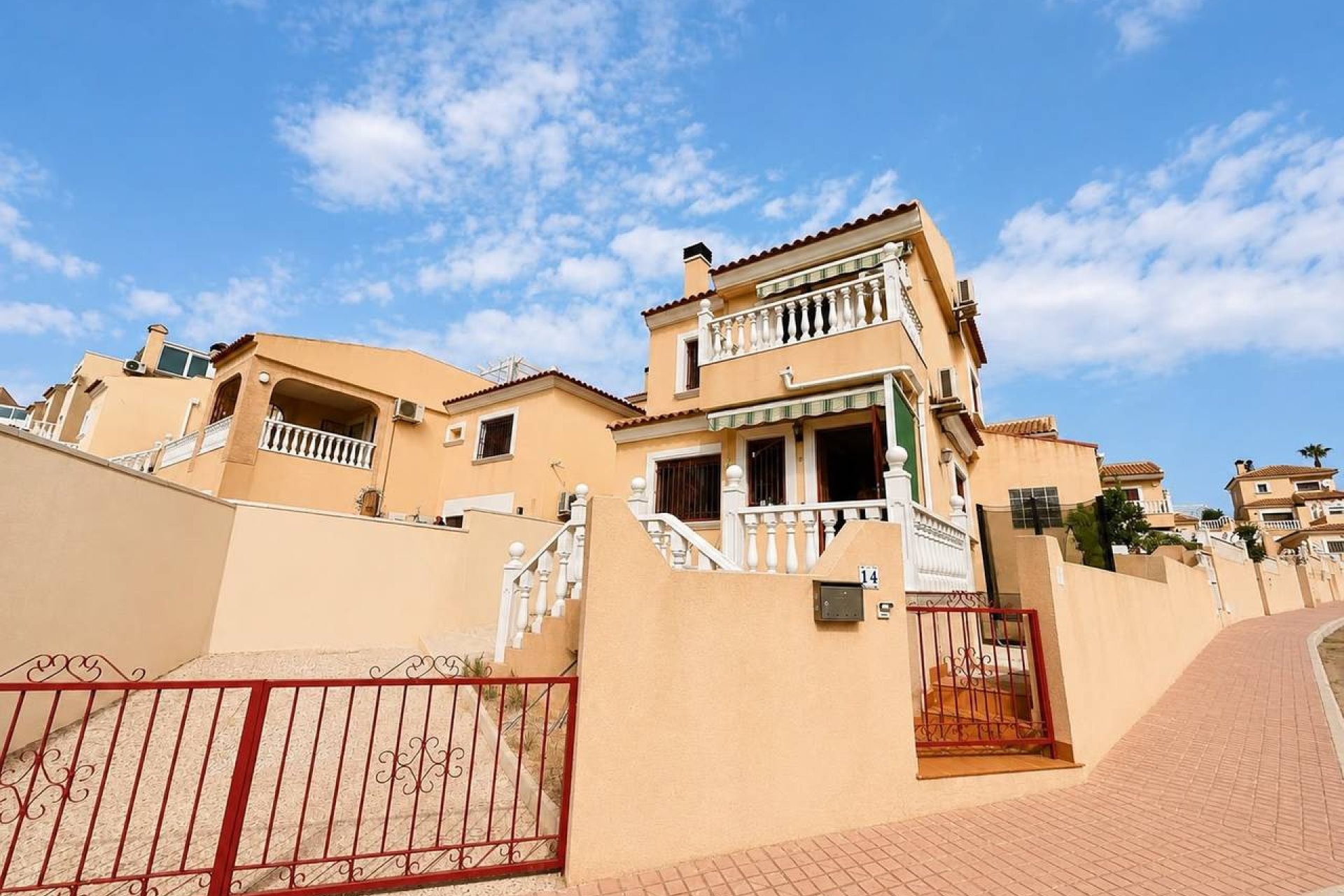 Resale - Villa - Orihuela Costa - Villamartin