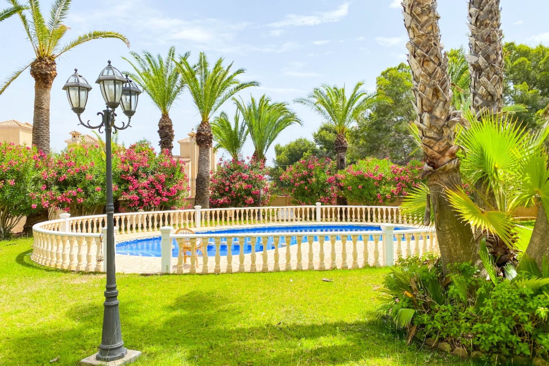 Resale - Villa - Orihuela Costa - Villamartin