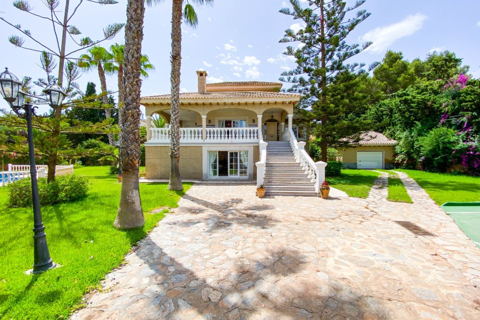 Resale - Villa - Orihuela Costa - Villamartin