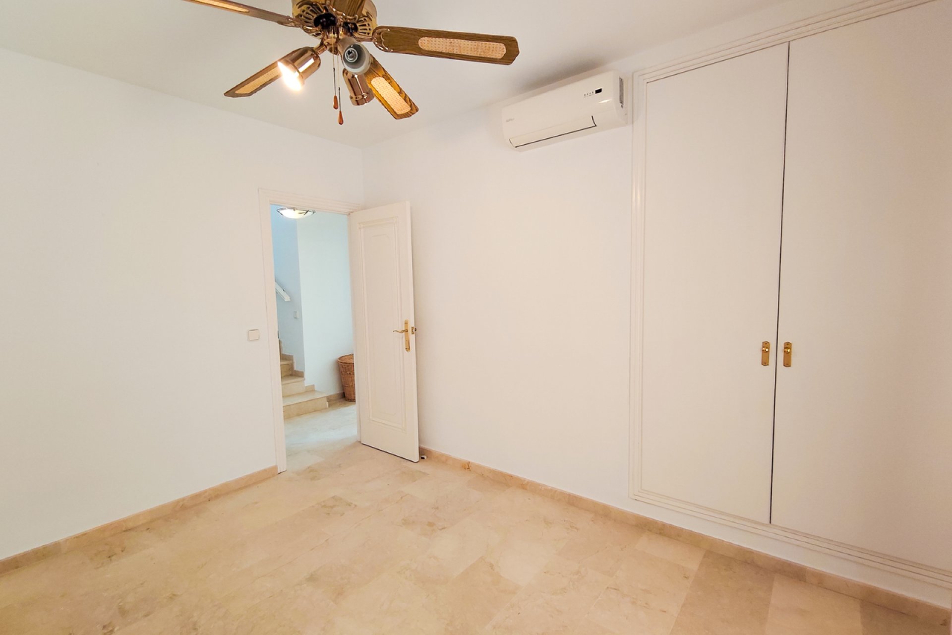Resale - Villa - Orihuela Costa - Villamartin