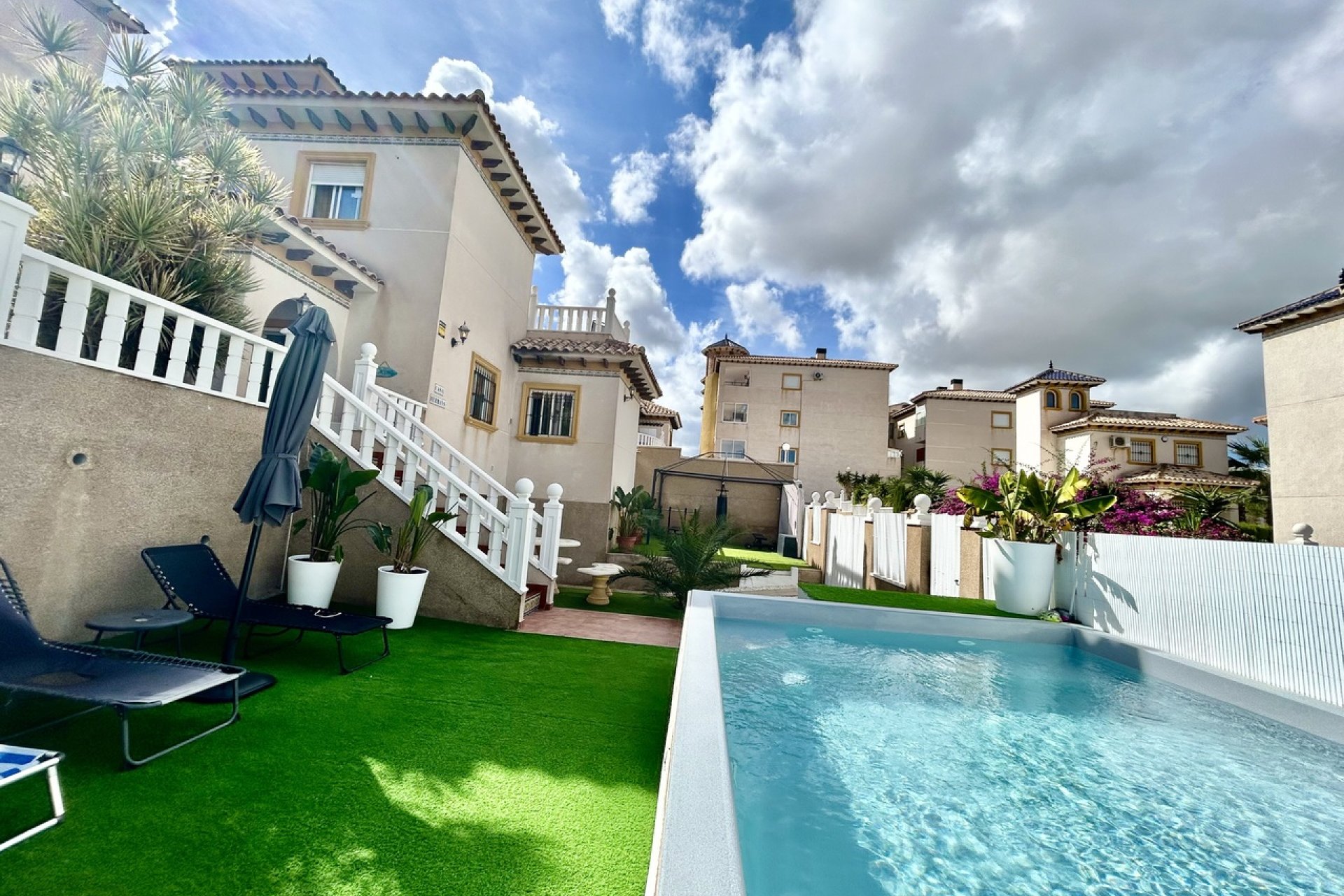 Resale - Villa - Orihuela Costa - Villamartin