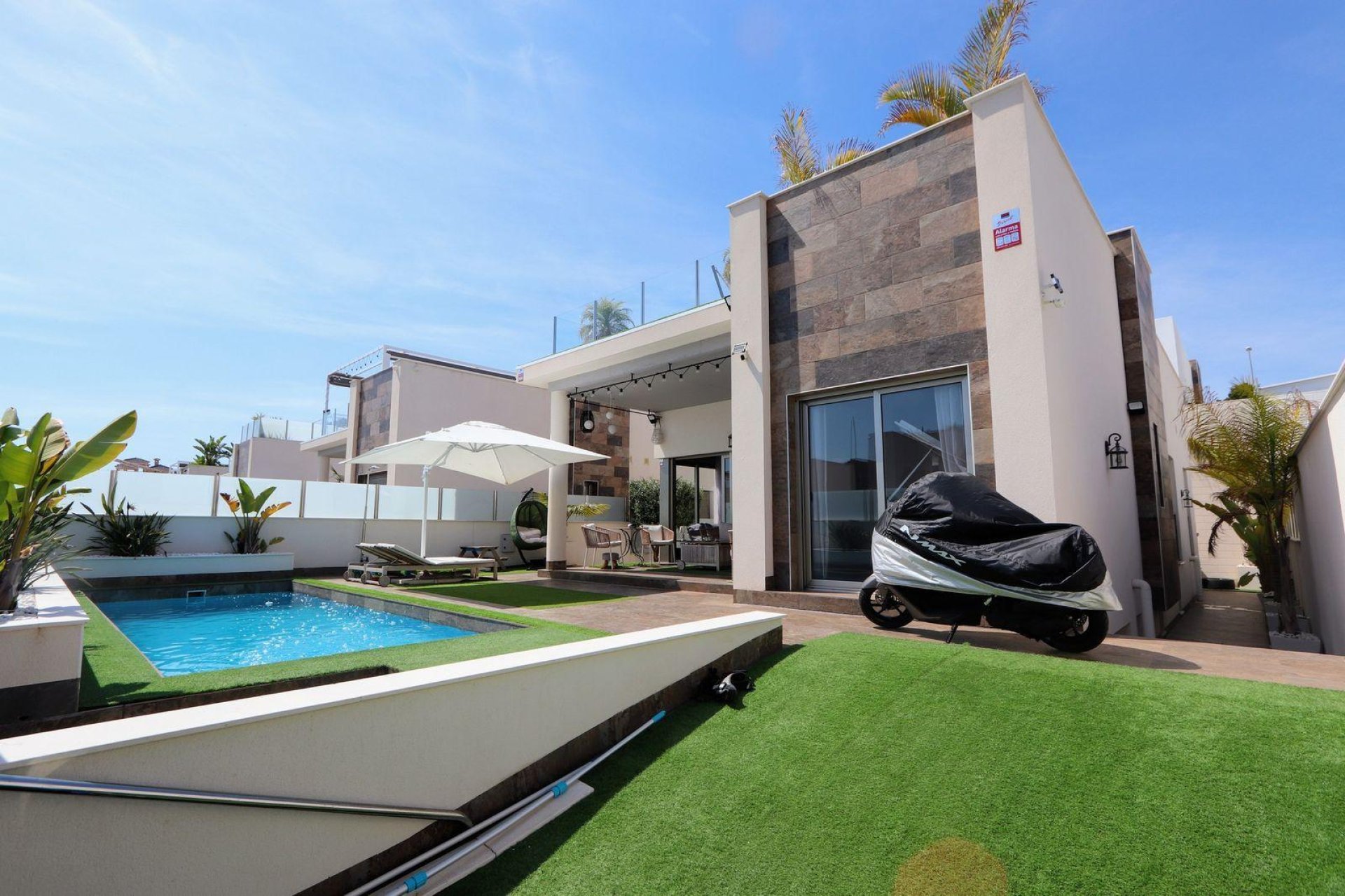 Resale - Villa - Orihuela Costa - Villamartín