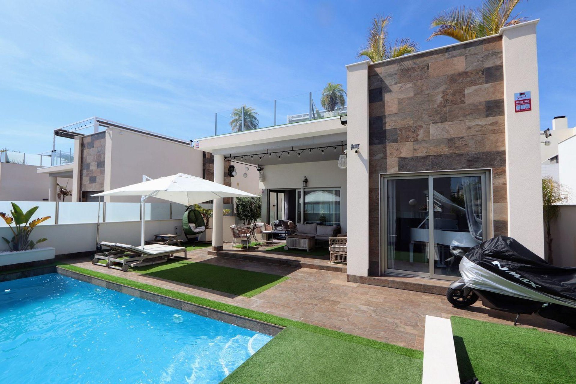 Resale - Villa - Orihuela Costa - Villamartín