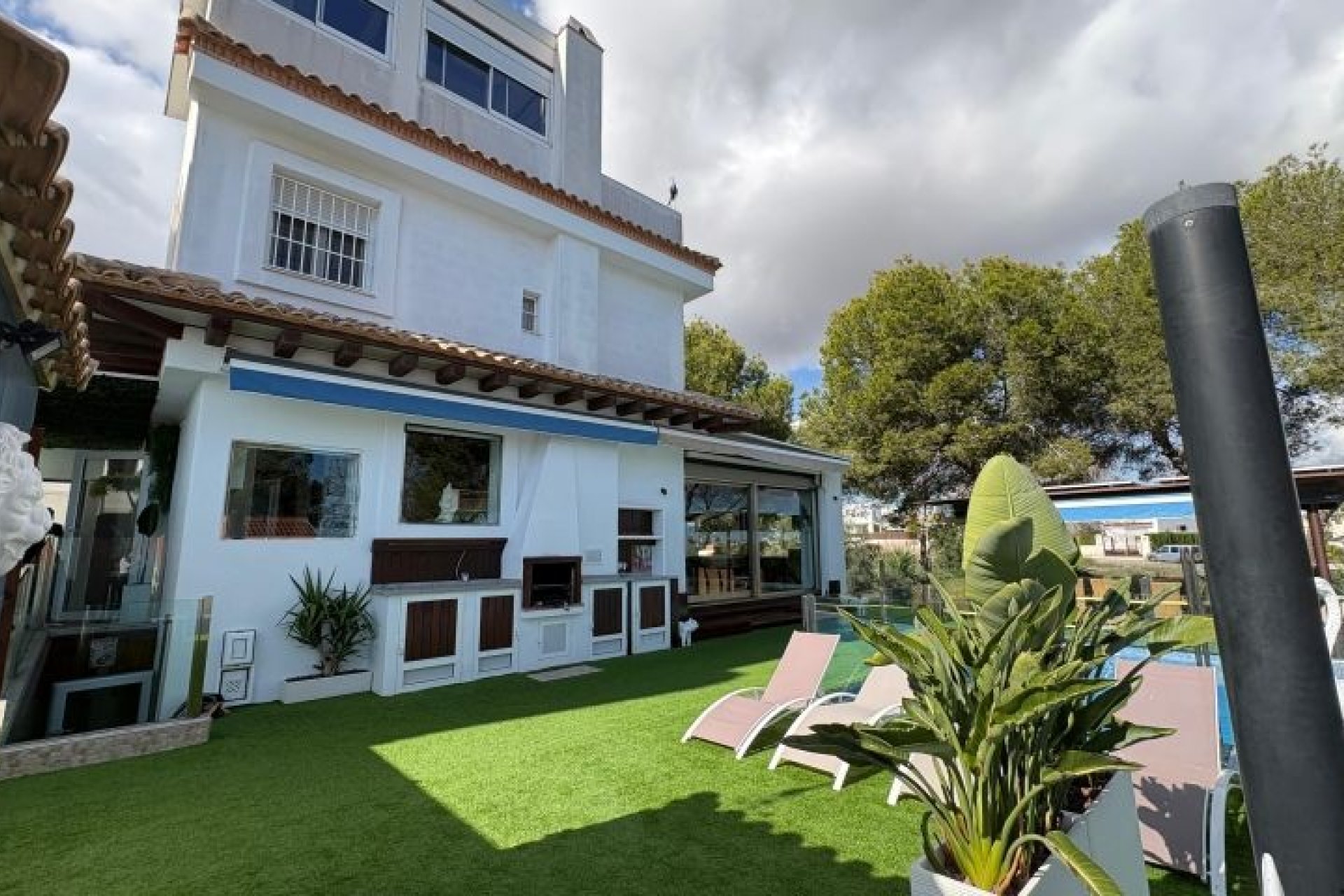 Resale - Villa - Orihuela Costa