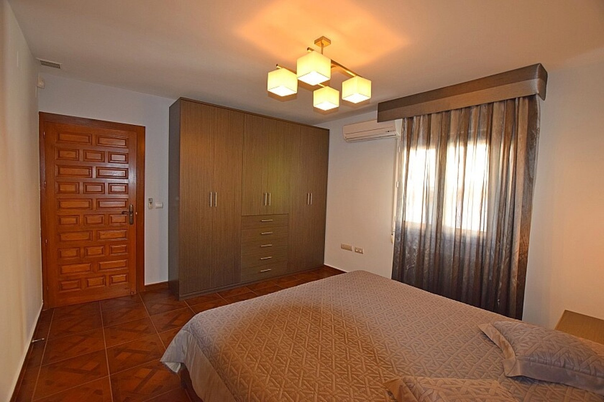 Resale - Villa - Orihuela Costa