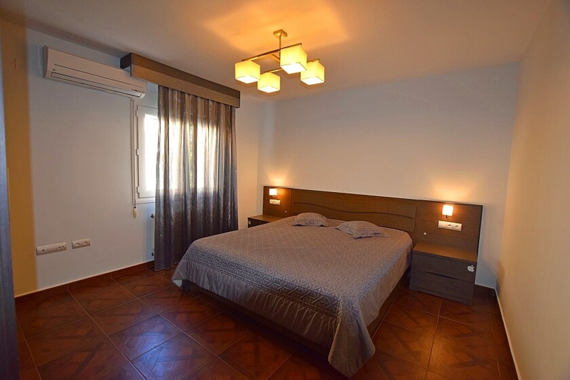 Resale - Villa - Orihuela Costa