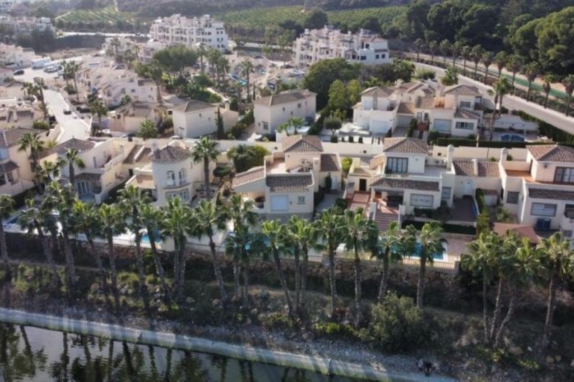 Resale - Villa - Orihuela Costa