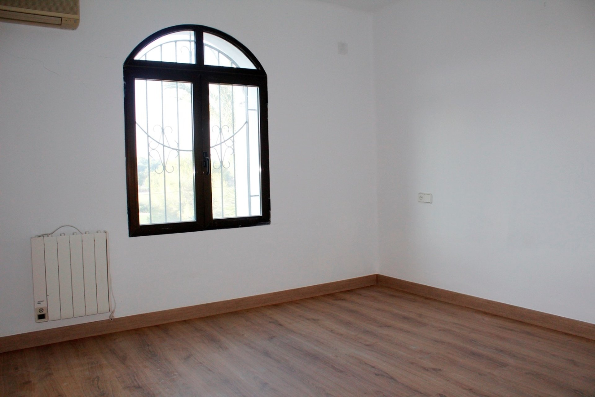 Resale - Villa - Orihuela Costa