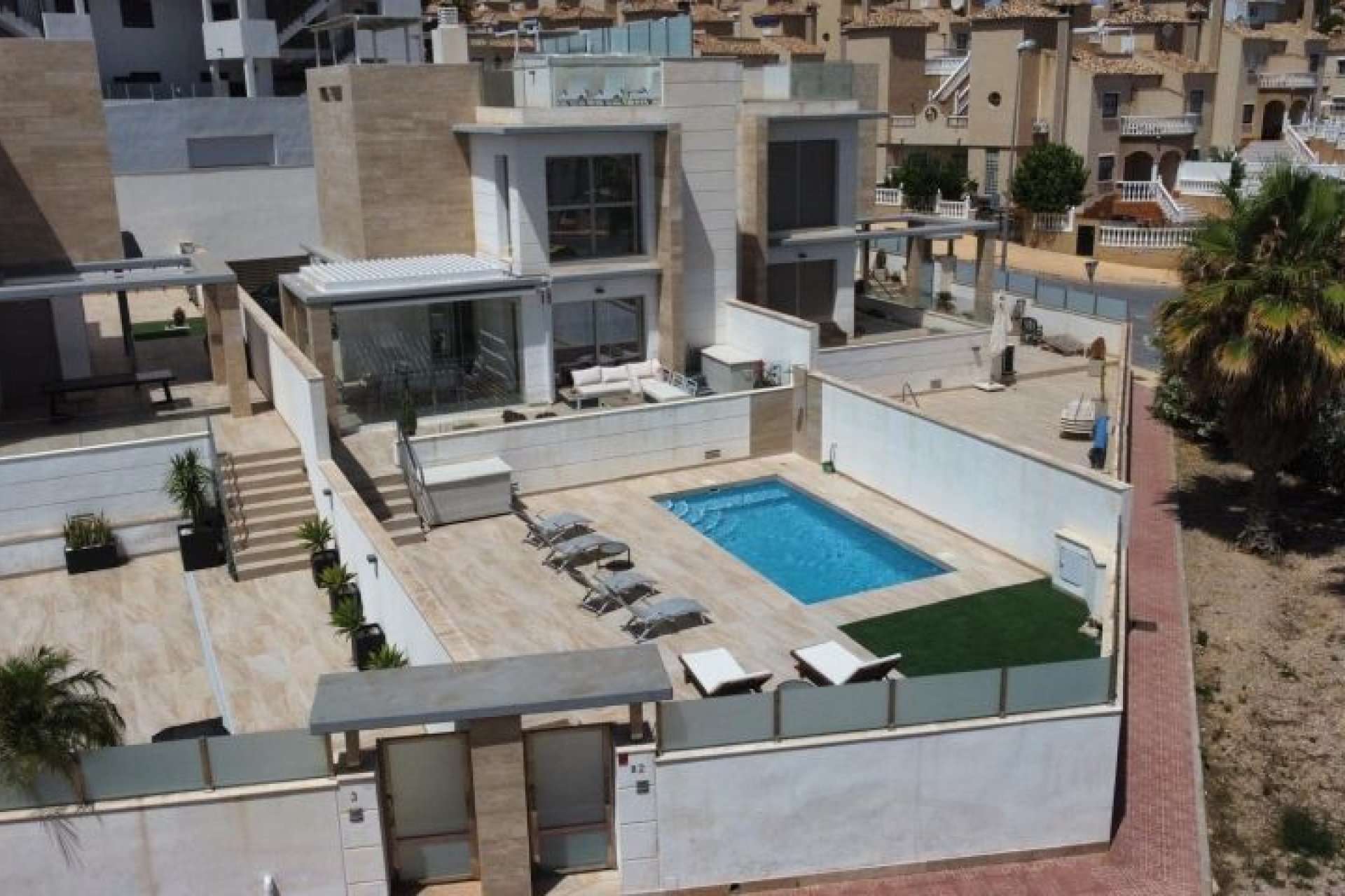 Resale - Villa - Orihuela Costa