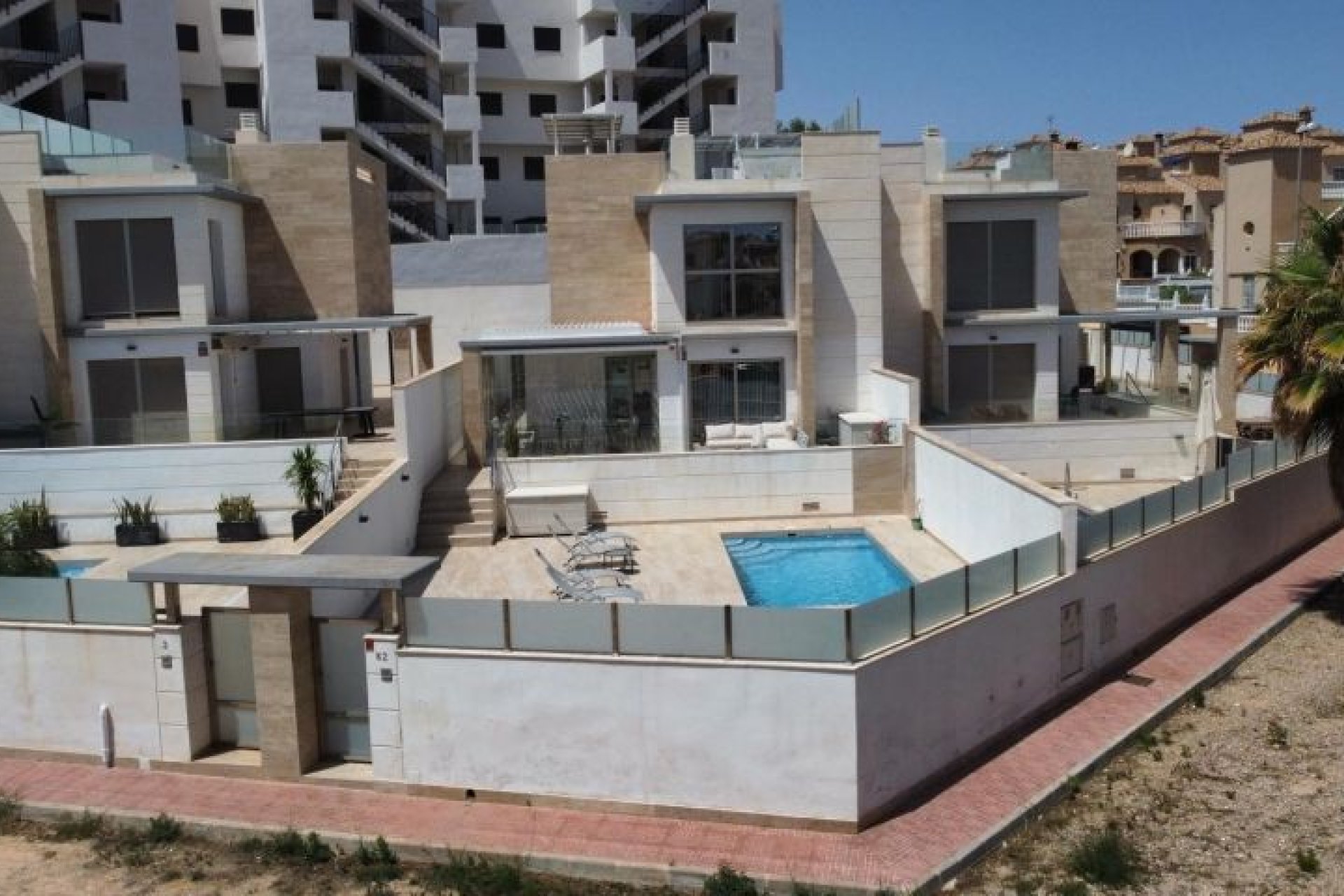 Resale - Villa - Orihuela Costa