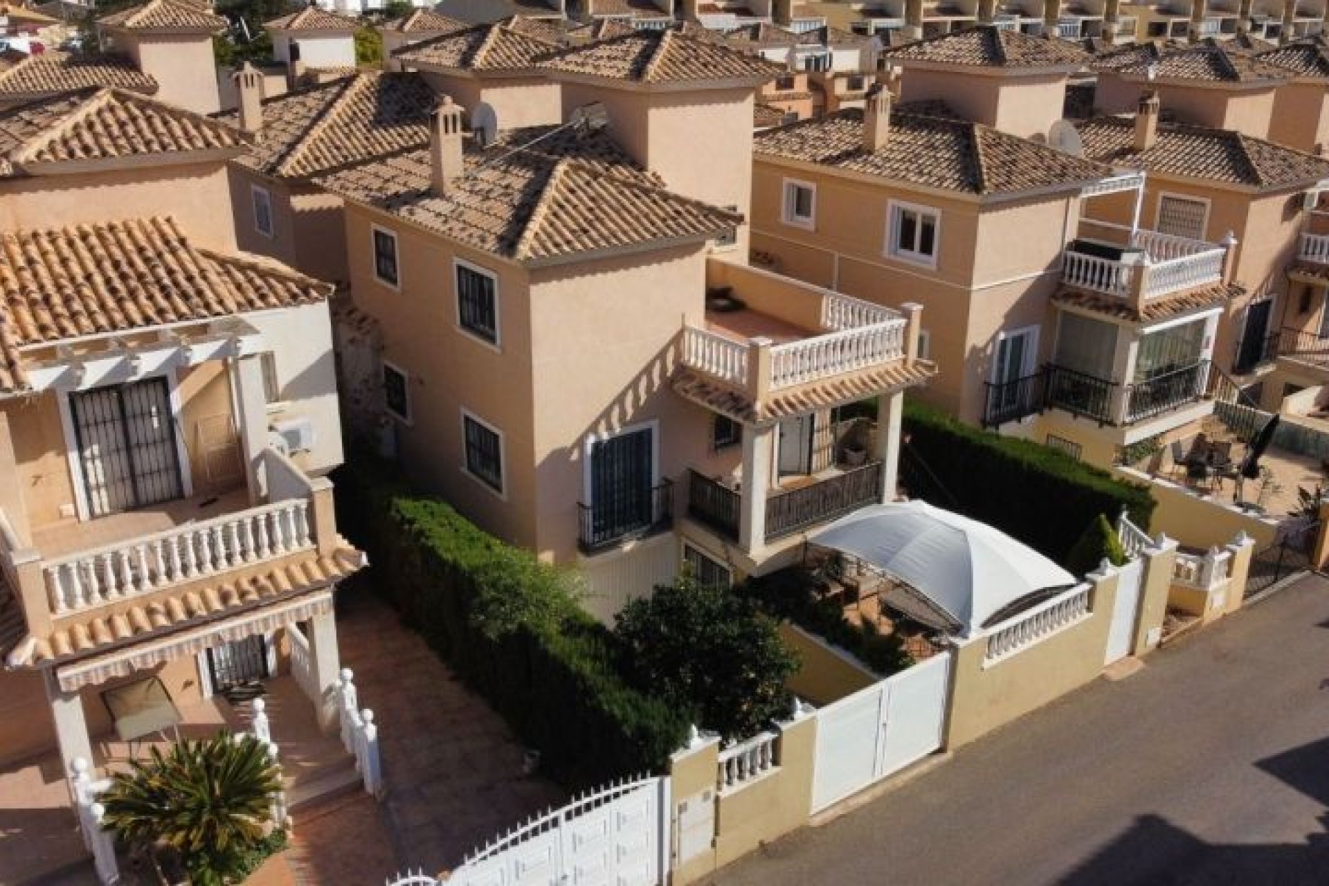 Resale - Villa - Orihuela Costa