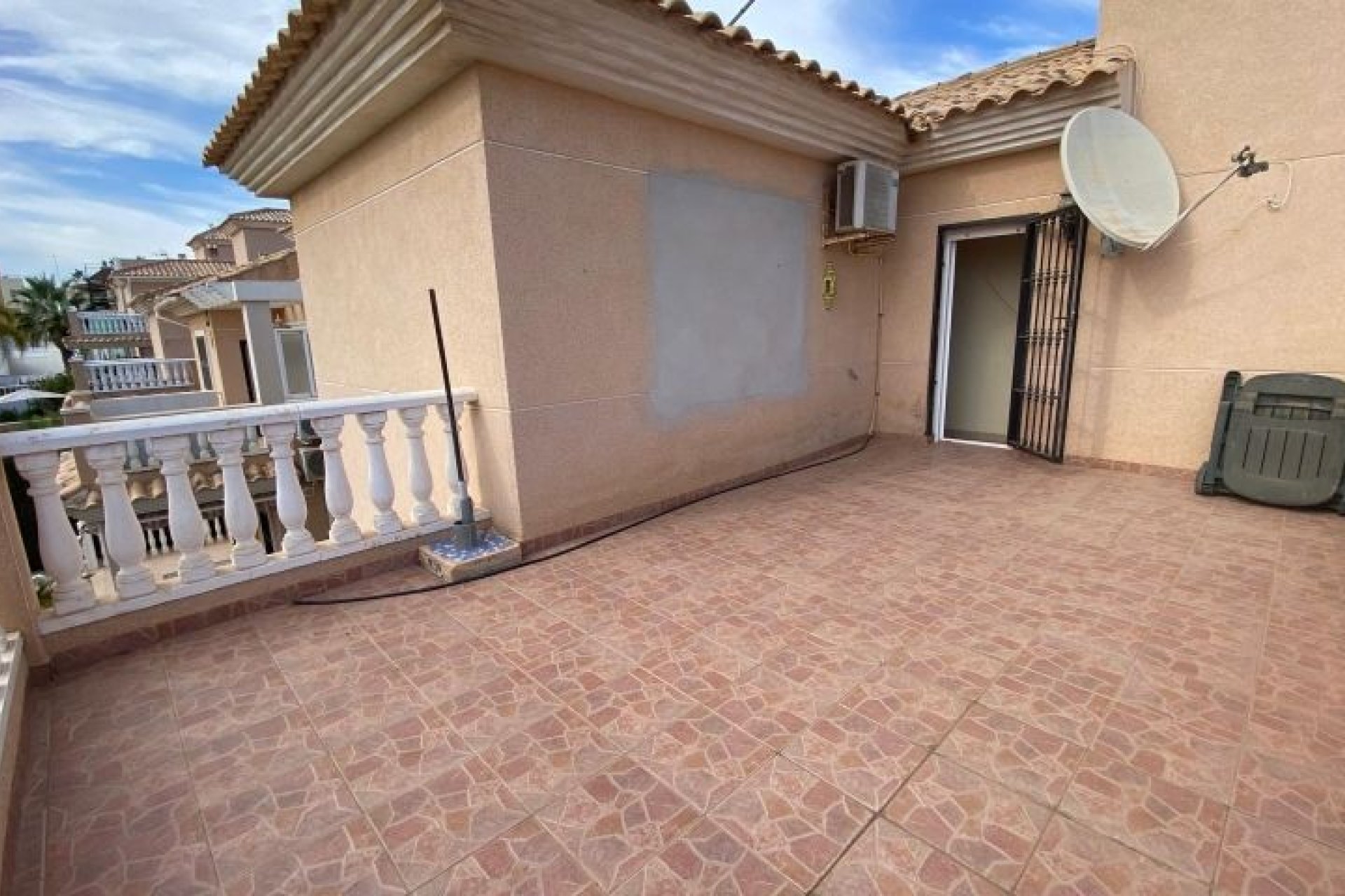 Resale - Villa - Orihuela Costa