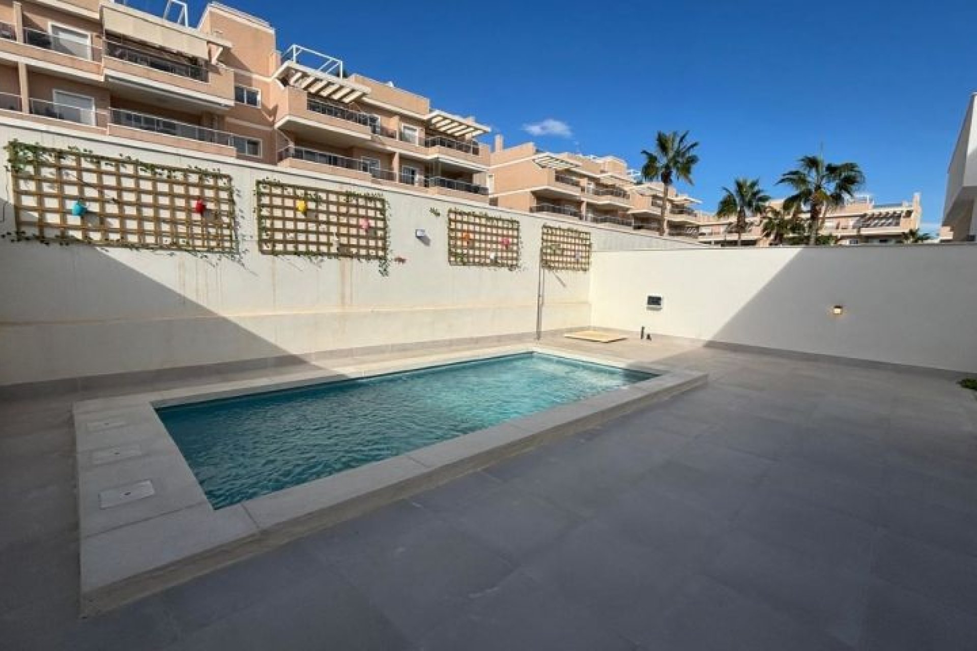 Resale - Villa - Orihuela Costa