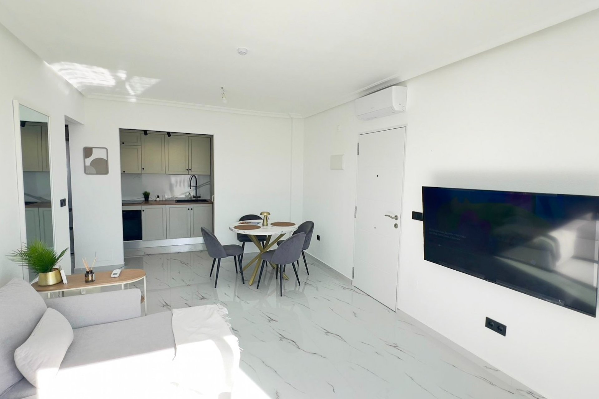 Resale - Villa - Orihuela - Orihuela Costa