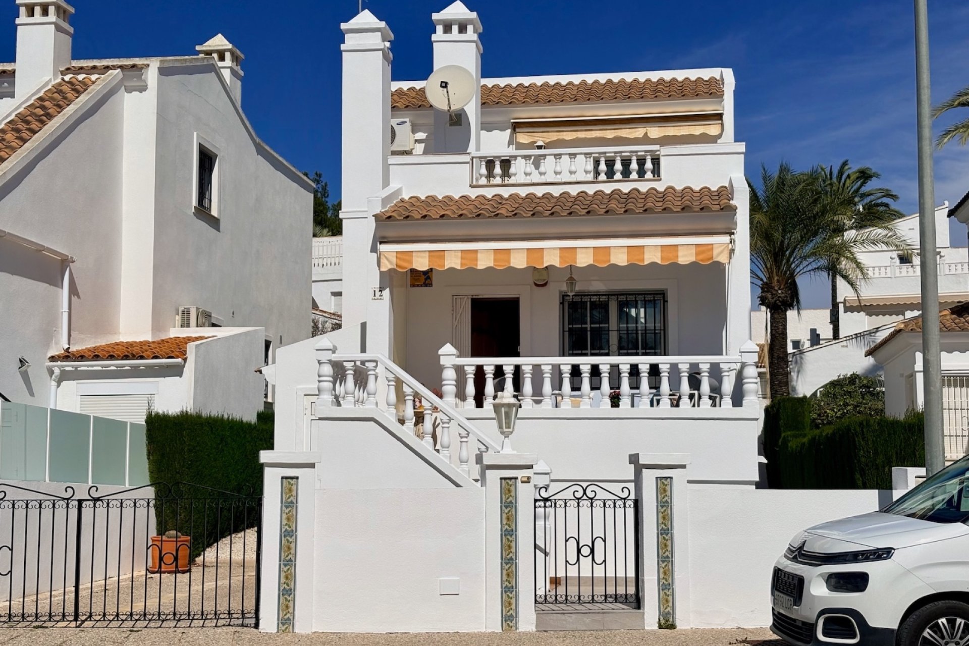 Resale - Villa - Orihuela - Villamartin