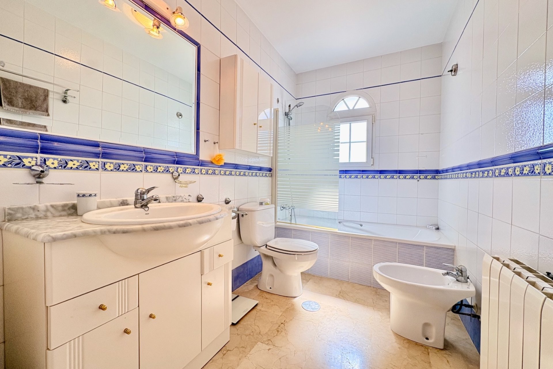 Resale - Villa - Orihuela - Villamartin
