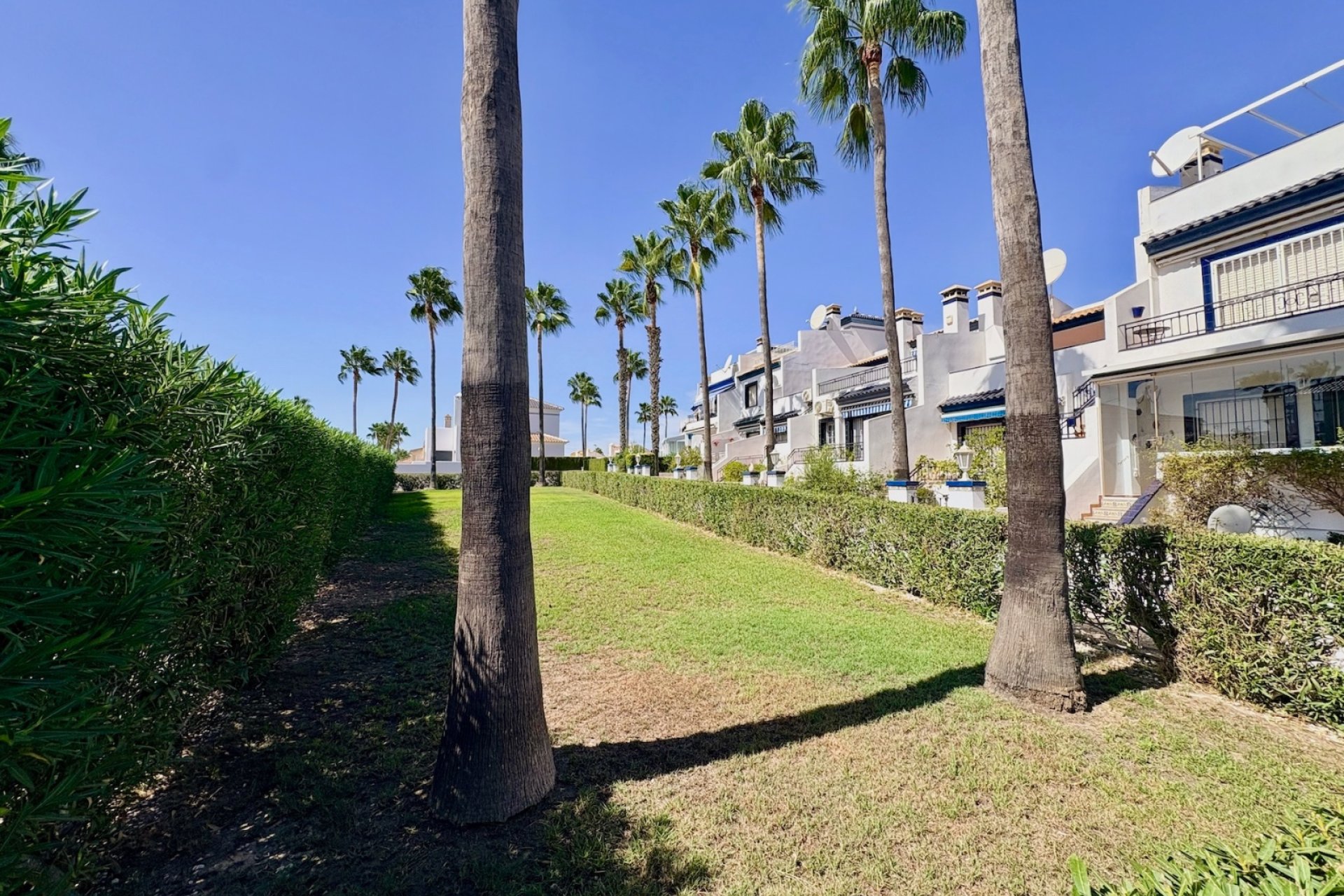 Resale - Villa - Orihuela - Villamartin