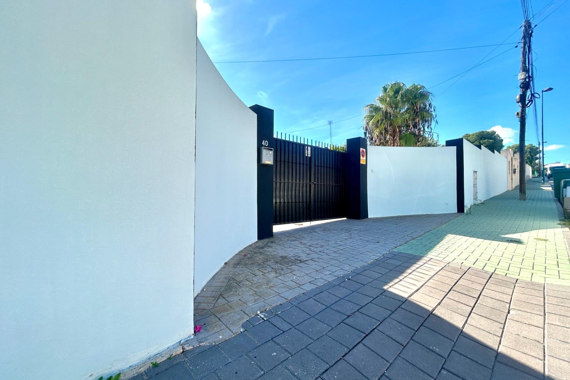 Resale - Villa - Pilar de la Horadada - Pinar de Campoverde