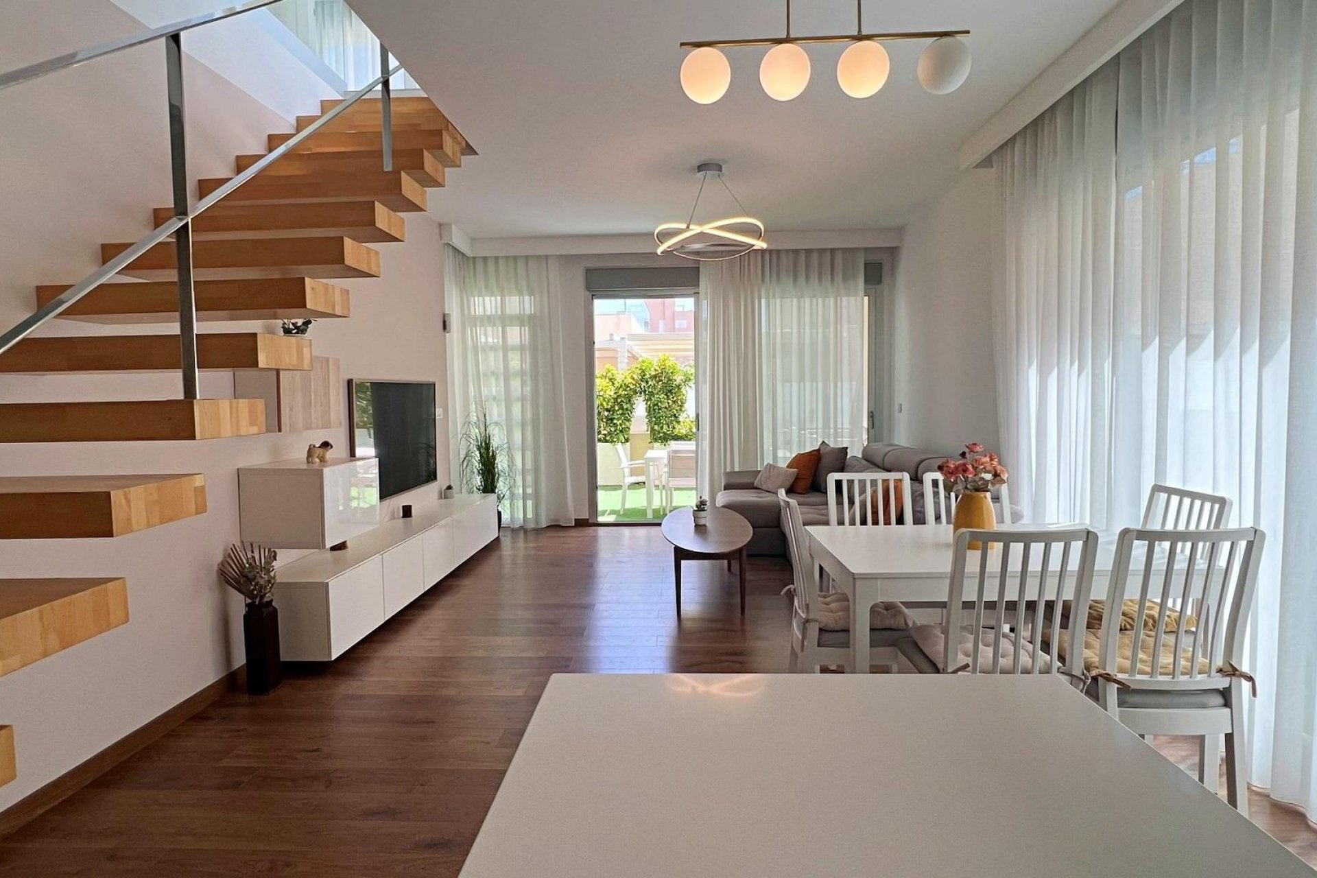 Resale - Villa - Pilar de la Horadada - Pueblo Latino