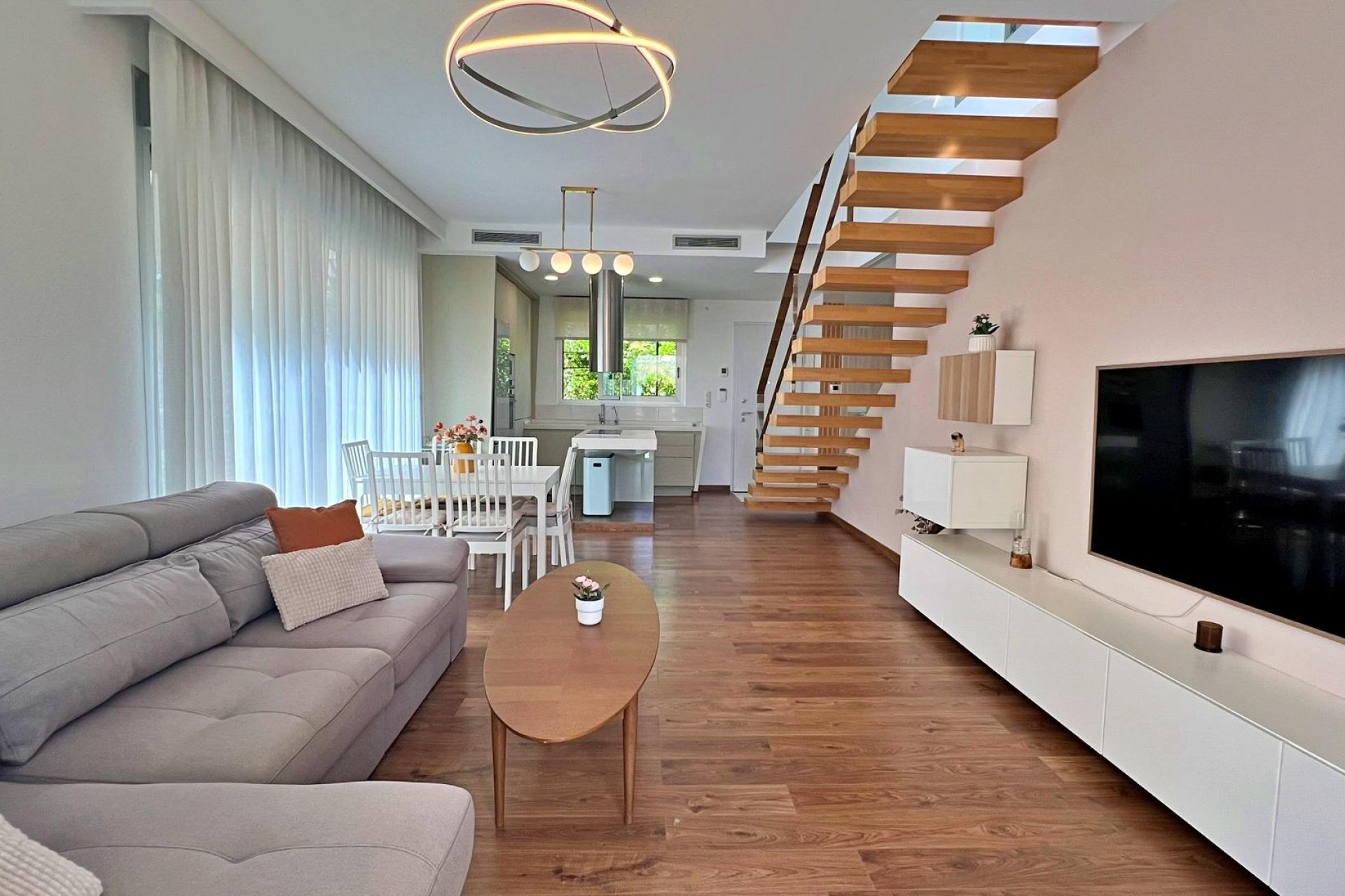 Resale - Villa - Pilar de la Horadada - Pueblo Latino