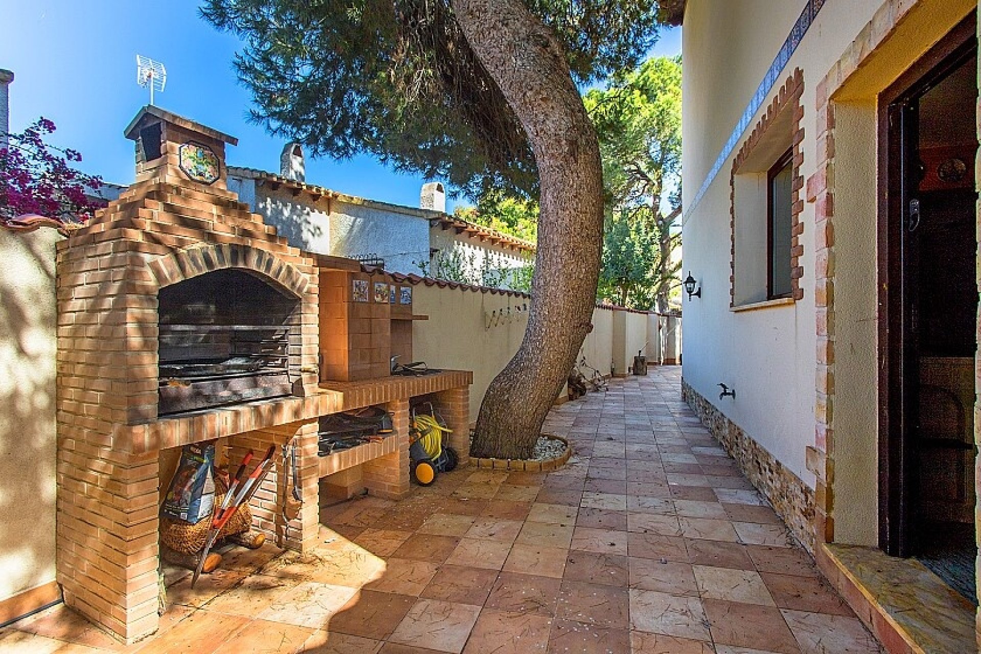 Resale - Villa - Punta Prima