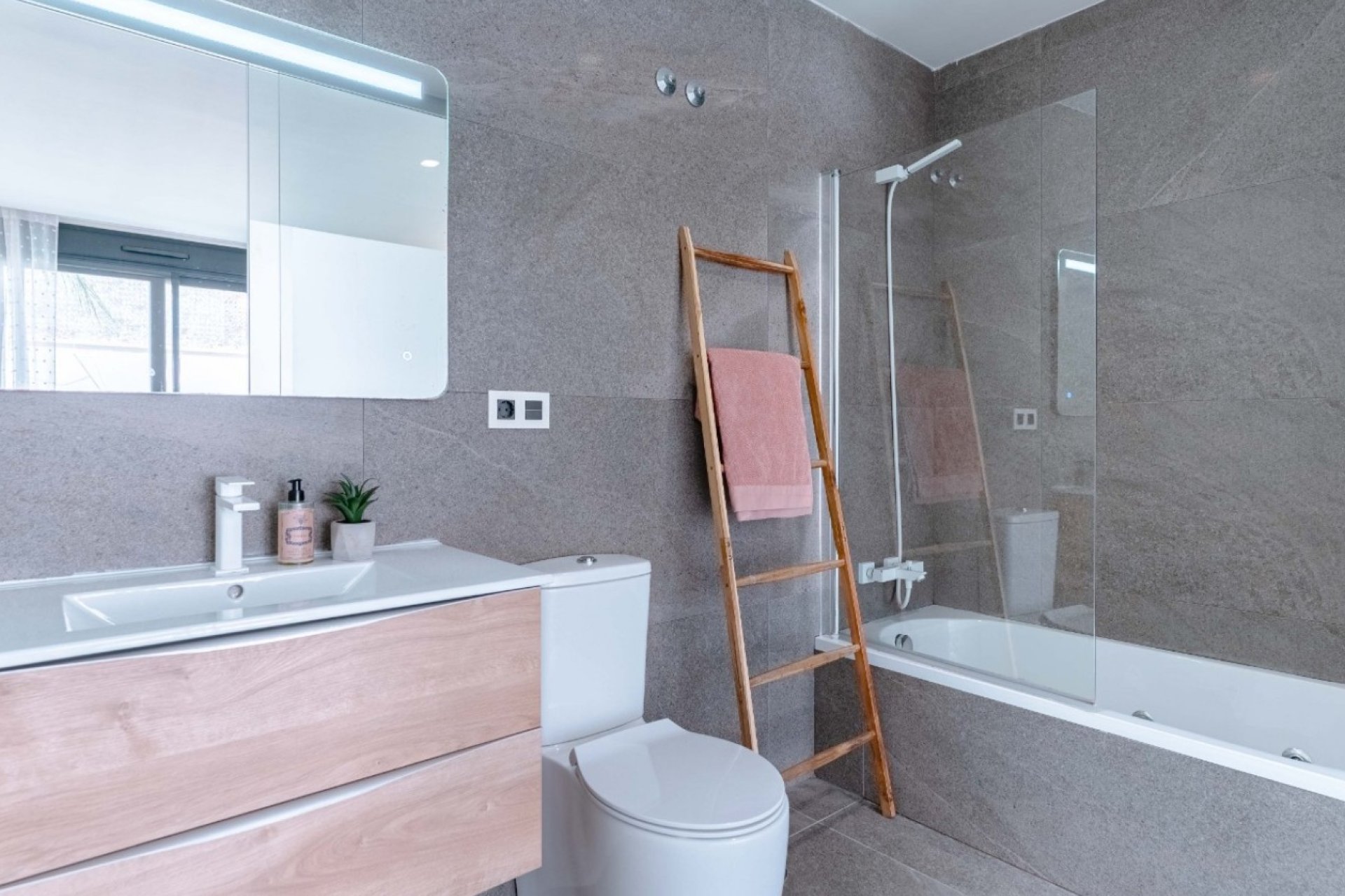 Resale - Villa - San Miguel de Salinas