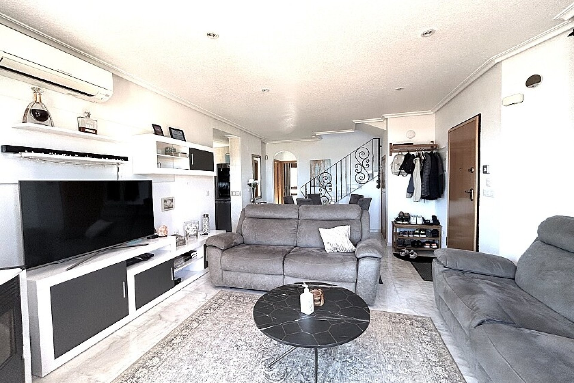 Resale - Villa - San Miguel de Salinas