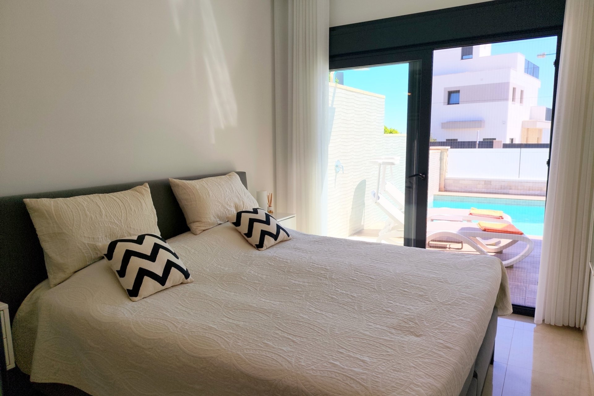 Resale - Villa - San Miguel de Salinas