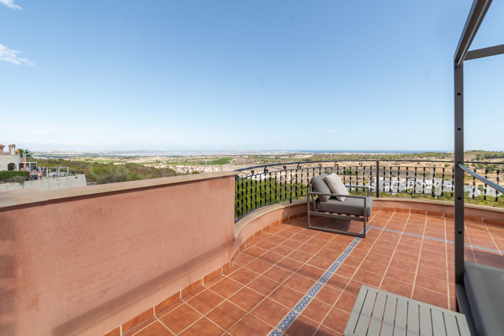 Resale - Villa - San Miguel de Salinas