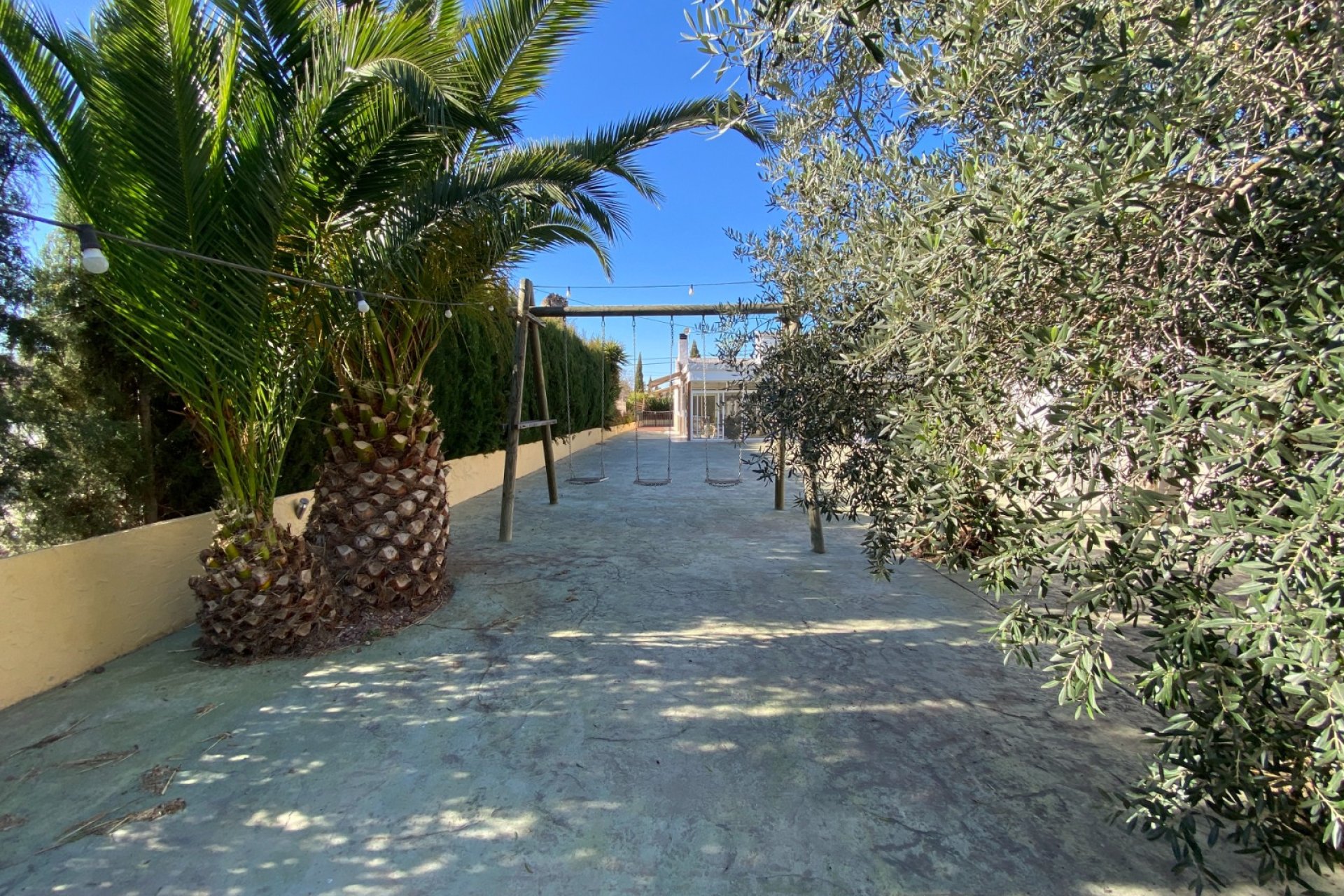 Resale - Villa - Sax
