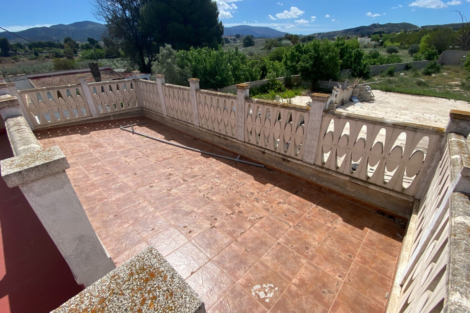 Resale - Villa - Sax