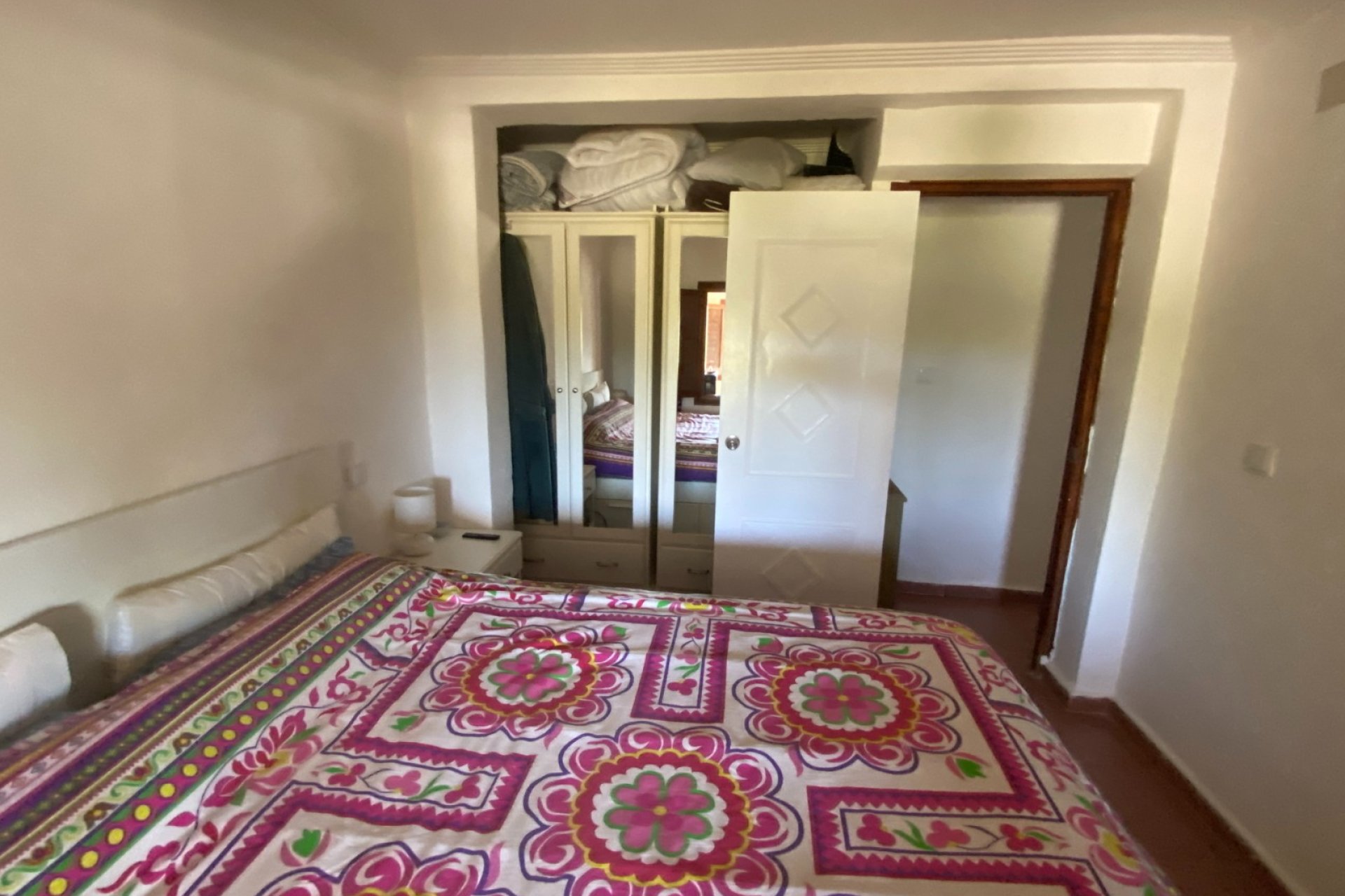 Resale - Villa - Sax