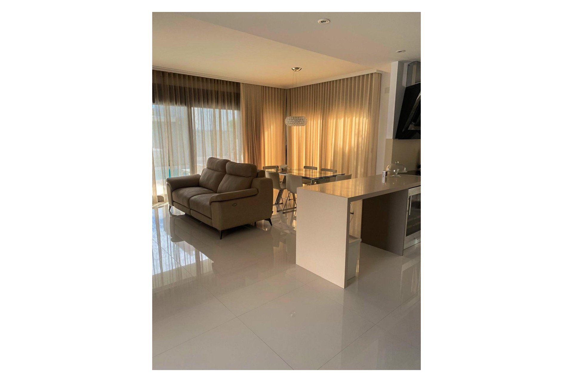 Resale - Villa / Semi detached - Alicante - Campoamor